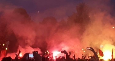 ДОГОВОРОТ СКОПЈЕ-АТИНА ГИ ИЗВАДИ НА УЛИЦА: Фрлаа шишиња и молотови коктели завршија во притвор