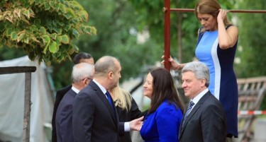 БУГАРИЈА ГО ПРИФАТИ ДОГОВОРОТ МАКЕДОНИЈА-ГРЦИЈА: Што побара Радев од Иванов?