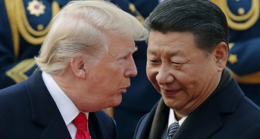 СИТЕ НАДЕЖИ ПОТОНАА: На полноќ почнува трговската војна меѓу САД и Кина
