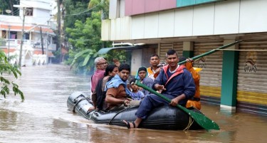 (ВИДЕО) ЦРН БИЛАНС: Само денеска во поплави загинаа повеќе од 180 луѓе