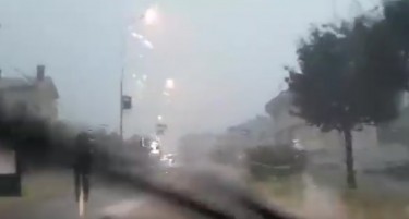 (ВИДЕО) СИЛНО НЕВРЕМЕ: Потоп во Истра, реки течат по улиците