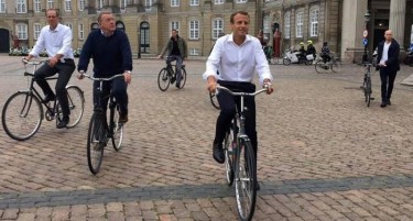 (ВИДЕО) КАПА ДОЛУ за данскиот премиер: Нема колони „мерцедеси“ за дочек на странски функционери