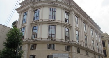 Богдановиќ не дава улица низ парк: Државни институции работат во зграда без технички прием