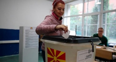 „Гардијан“ ангажираше познат полски карикатурист за да го нацрта македонскиот референдум