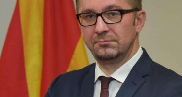 Мицкоски му порача на Заев дека народот ќе си дојде по своето