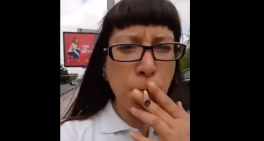 Девојката која јавно пушеше марихуана заврши во притвор