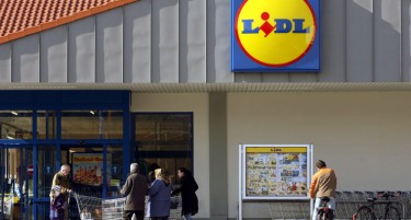 (ВИДЕО) Срби ги преплавија Lidl маркетите на отворањето