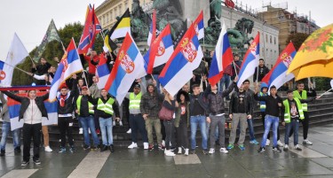 Истражување: Колку Срби сакаат на Запад, а колку во Русија
