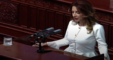 Честојнова праша како ќе се забрани употребата на старото знаме?