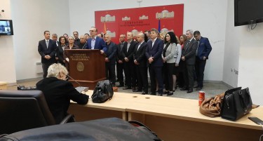 Колку пратеници има ВМРО-ДПМНЕ во Парламентот и кој стои зад партијата