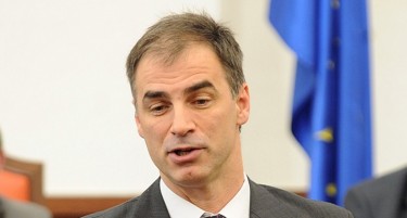 Стоиљковиќ на Фејсбук ја опиша ситуацијата во Собранието