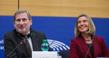 Хан и Могерини: Oчекуваме националните процедури за спроведување на Договорот да продолжат