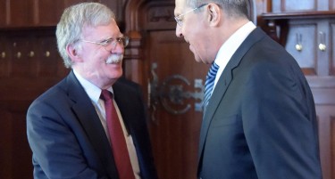 Лавров до Болтон: На македонски пратеници им беа одземани мобилните телефони