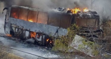 Во каква состојба бил автобусот на АРМ кој пламна додека превезувал војници?