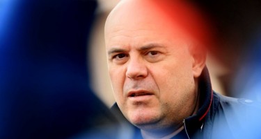 Кога ќе се обелодени колку Македонци добиле бугарско државјанство незаконски?