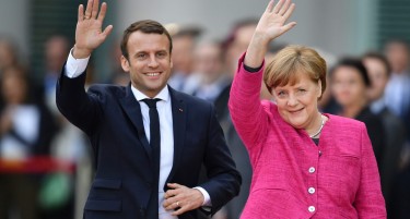 Макрон „ја прифати“ одлуката на Меркел да се повлече
