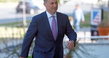 „Стандард“: ВМРО-ДПМНЕ ги наруши односите со ЕПП