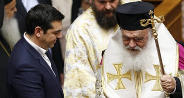 Постигнат договор: Грчките свештеници ќе станат „сирачиња“