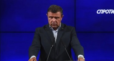 ВМРО-ДПМНЕ подготви стратегија: Ќе удри со референдумот и Охридскиот рамковен договор