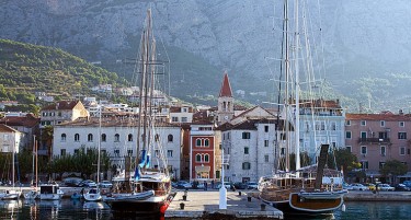 Ги враќаат имотите на Словенците и Македонците,  но не и на Србите