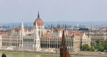 Унгарија се сомнева дека Груевски имал фер судење