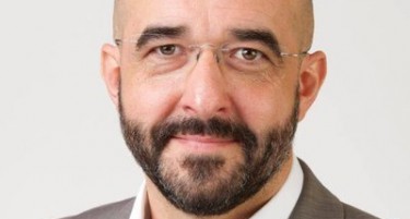 Унгарски портпарол му твитна на Хан за Груевски