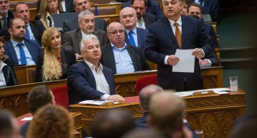 Пратениците му се нафрлија на Орбан за Груевски, тој си го брани сојузникот