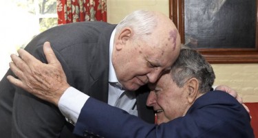 Горбачов се прости од Буш. Денешните лидери не се ни блиску до она што овие двајца го направија своевремено