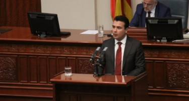 Заев демантира дека се зборувало за некаков „пакт“ против Србија