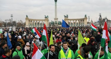 Орбан се огласи по бранот протести
