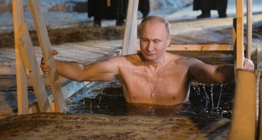 Никој не го виде. Останува нејасно дали Путин денеска се капеше во мраз-вода