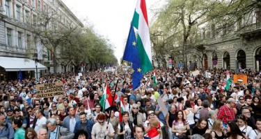 „Законот за робови“ ги вади Унгарците на улица