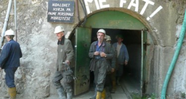 (ВИДЕО) Заглавени рудари во Трепча, се спасуваат