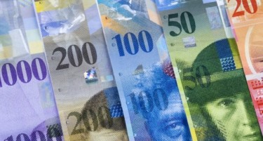 Трговците затекнати-што се случува со швајцарскиот франк