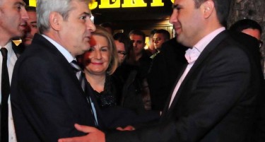 (ФОТО) Али Ахмети и Зоран Заев договараат кандидат за претседател