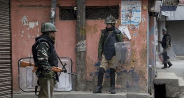 НИШТО ОД МИРОТ: Нови судири и жртви во Кашмир