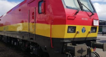 Пристигна првата „кинеска“ локомотива во Македонија, Владо Мисајловски од ВМРО-ДПМНЕ се пофали