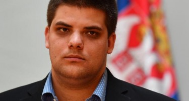 Александар Шешељ побара Србија да го признае Крим како дел од Русија