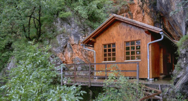 Босанските власти ќе ја санираат пештерата на Тито во Дрвар