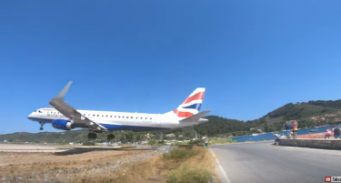 (ВИДЕО) Слетувањето на авион како туристичка атракција