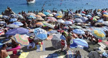 Tуристите во Црна Гора се жалат на стомачен вирус и шуга