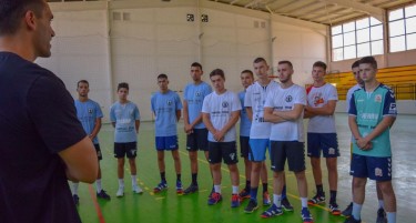 Младите македонски играчи ќе бидат јадрото на новиот ракометен клуб КЛ7