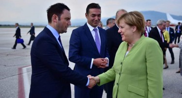Партијата на Меркел со одлука: Почеток на преговори за Македонија
