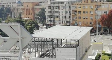 Град Скопје од утре ќе го демонтира спорниот објект на кровот од ГТЦ