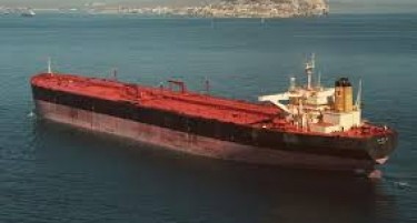 ЗАРОБЕНИ СЕ ЧЕТИРИ ЛУЃЕ: Пирати нападнаа грчки танкер