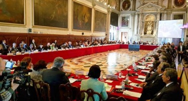 Бујар Османи од НАТО-Самитот директно во Венеција за да го брани Законот за јазици