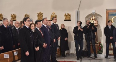 Заев, Пендаровски, Спасовски и Османи на божиќна миса во Скопје