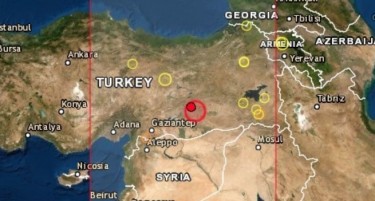 Силен земјотрес во источна Турција