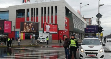 Што се крие зад лажната дојава за бомба во Скопје Сити мол