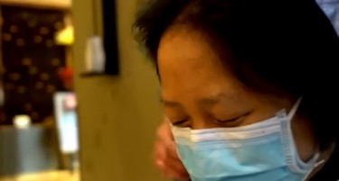 (ВИДЕО) СТРАВ ВО ВУХАН: Снимка открива што прават медицинските сестри за заштита од корoнавирусот
